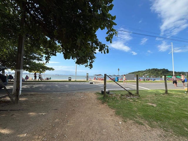 Terreno com 968m², à venda, no bairro Praia Alegre em Penha