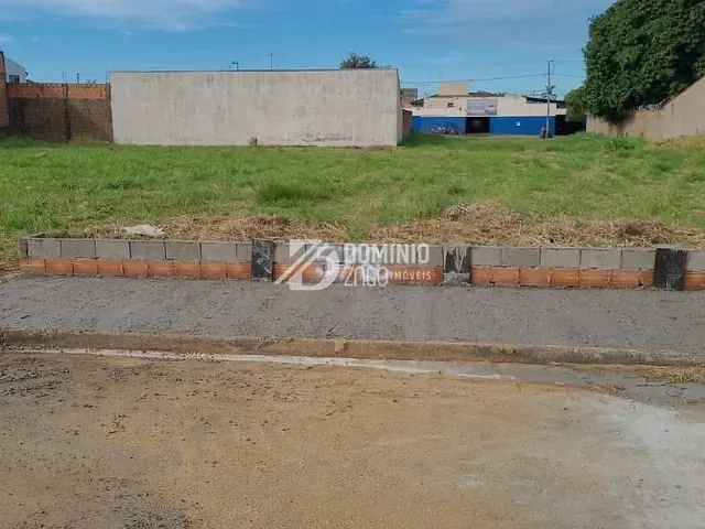 Terreno com 330m², à venda, no bairro Jardim Maracanã em Uberaba