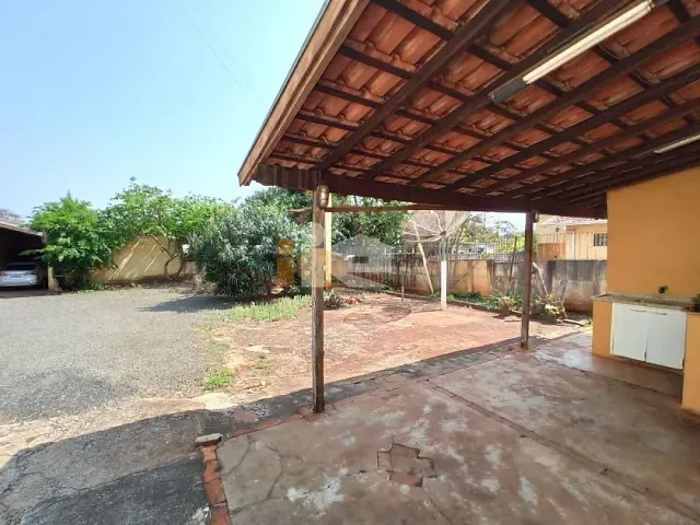 Terreno com 675m², à venda, no bairro Centro em Rolândia