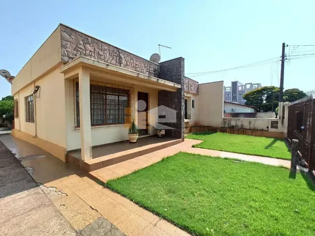 Terreno com 675m², à venda, no bairro Centro em Rolândia