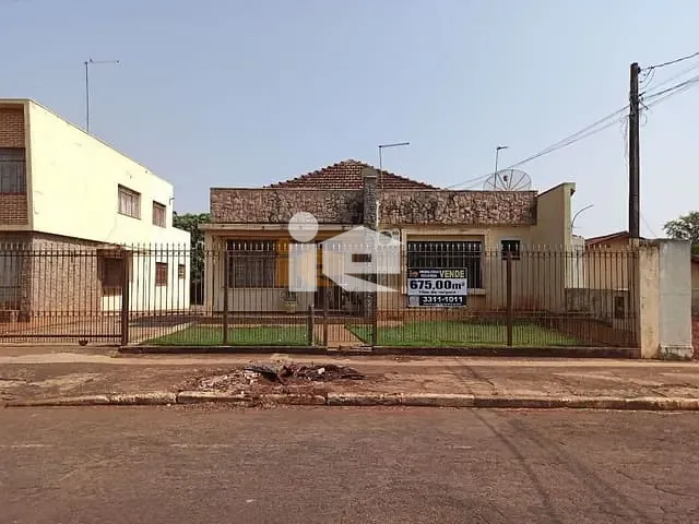 Terreno com 675m², à venda, no bairro Centro em Rolândia