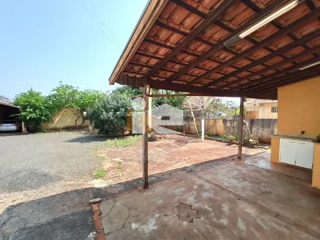 Terreno com 675m², à venda, no bairro Centro em Rolândia