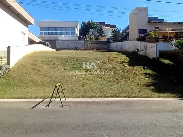 Terreno com 450m², à venda, no bairro Condomínio do Lago em Goiânia