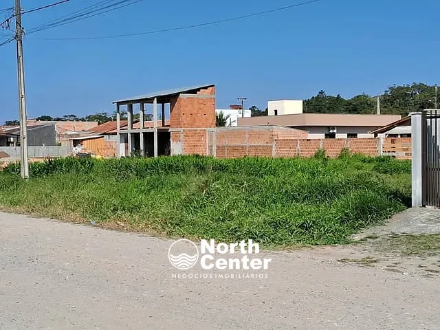 Terreno com 275m², à venda, no bairro Pinheiros em Balneário Barra do Sul