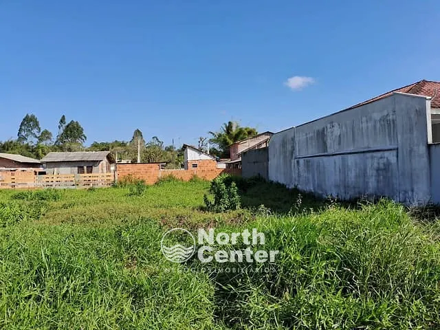 Terreno com 275m², à venda, no bairro Pinheiros em Balneário Barra do Sul