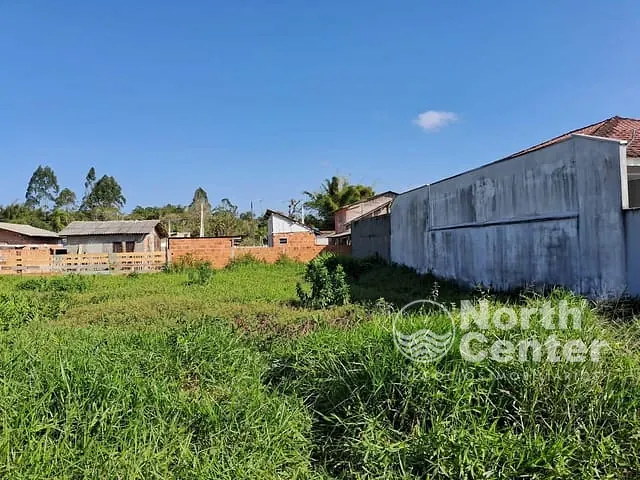 Terreno com 275m², à venda, no bairro Pinheiros em Balneário Barra do Sul