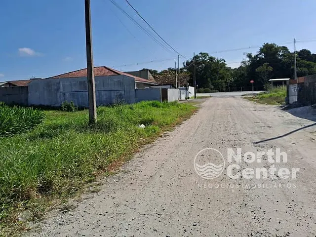 Terreno com 275m², à venda, no bairro Pinheiros em Balneário Barra do Sul