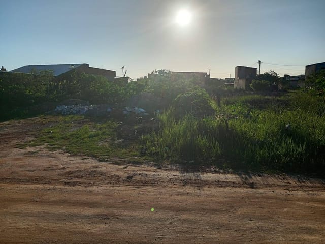 Terreno com 300m², à venda, no bairro Cantagalo em Rio das Ostras