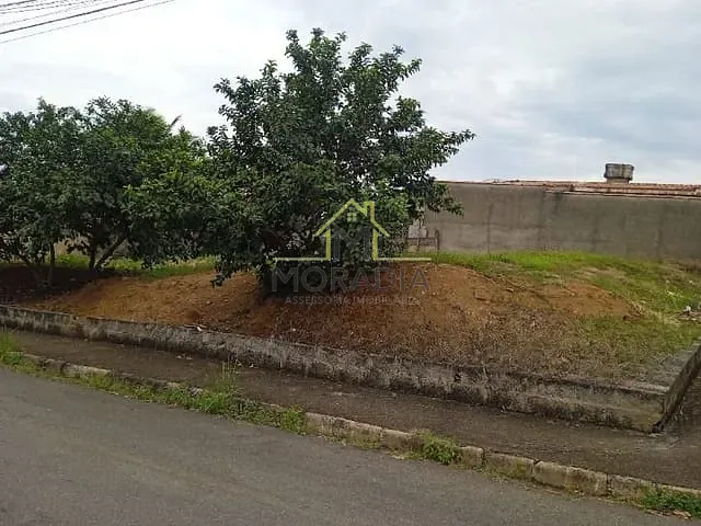 Terreno com 488m², à venda, no bairro Vila Campanha em Guaxupé