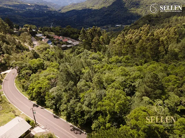 Terreno com 489m², à venda, no bairro Vale dos Pinheiros em Gramado