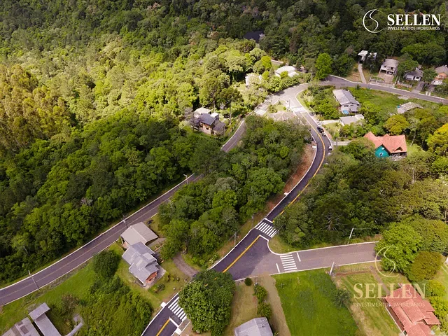 Terreno com 489m², à venda, no bairro Vale dos Pinheiros em Gramado