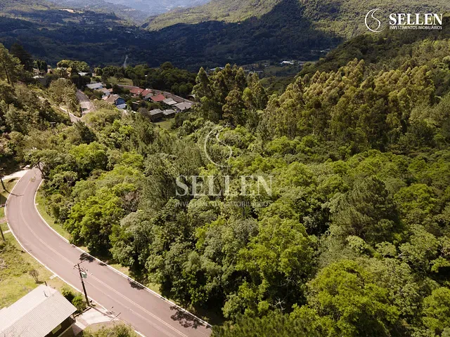 Terreno com 489m², à venda, no bairro Vale dos Pinheiros em Gramado