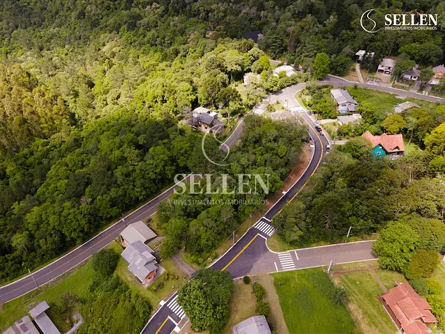 Terreno com 489m², à venda, no bairro Vale dos Pinheiros em Gramado