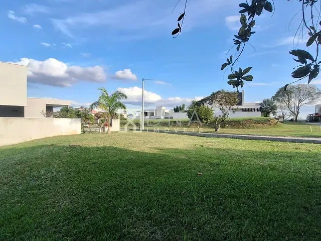Terreno com 800m², à venda, no bairro Condomínio Reserva do Paratehy em São José dos Campos