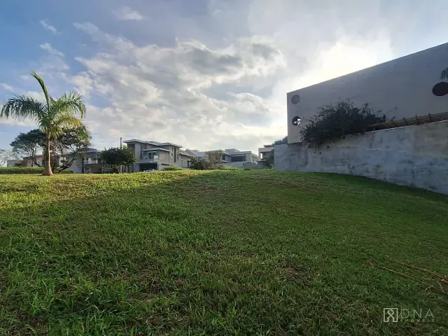 Terreno com 800m², à venda, no bairro Condomínio Reserva do Paratehy em São José dos Campos