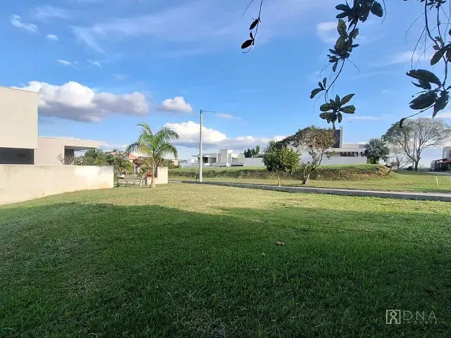Terreno com 800m², à venda, no bairro Condomínio Reserva do Paratehy em São José dos Campos