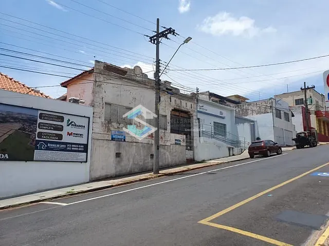Terreno com 216m², à venda, no bairro Centro em Jacarezinho