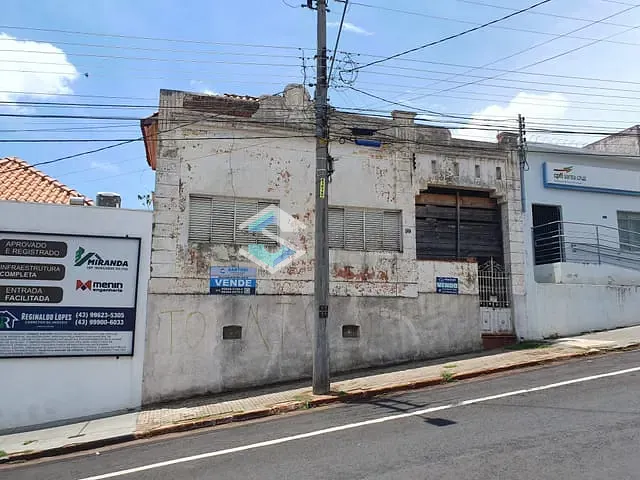 Terreno com 216m², à venda, no bairro Centro em Jacarezinho