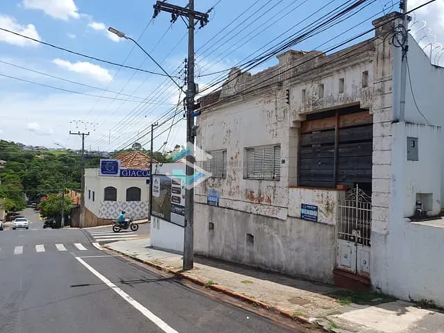 Terreno com 216m², à venda, no bairro Centro em Jacarezinho