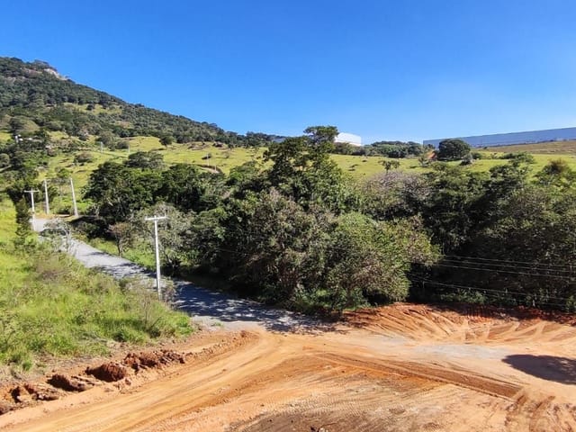 Terreno com 2000m², à venda, no bairro Pires em Extrema