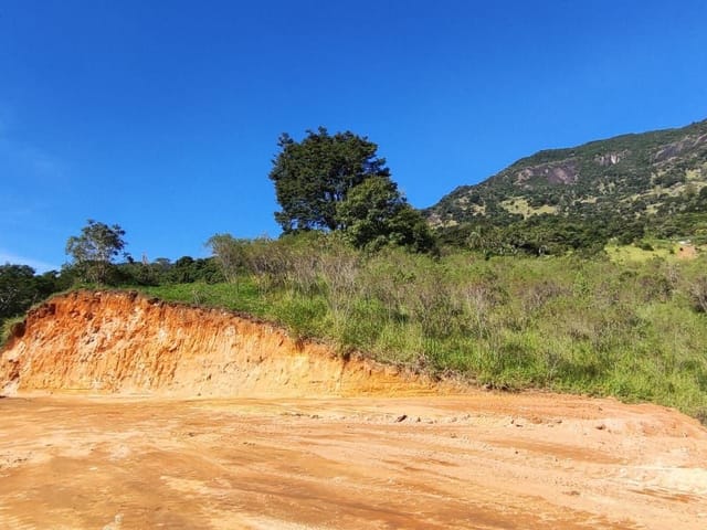 Terreno com 2000m², à venda, no bairro Pires em Extrema