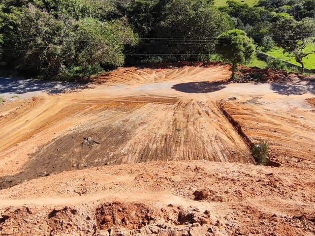 Terreno com 2000m², à venda, no bairro Pires em Extrema
