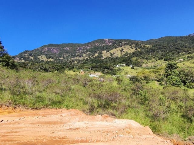 Terreno com 2000m², à venda, no bairro Pires em Extrema