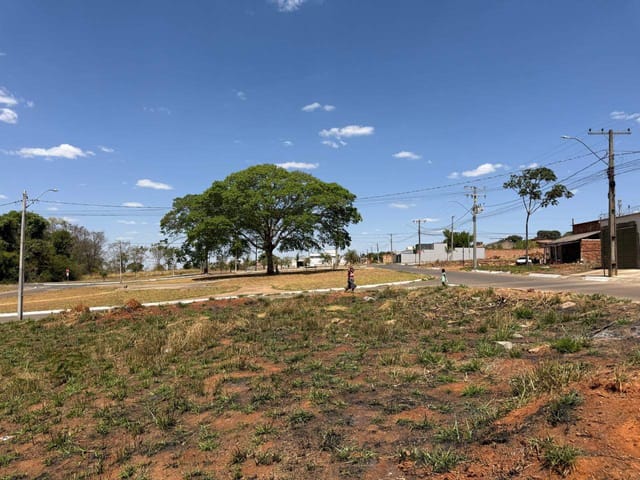 Terreno com 225m², à venda, no bairro Residencial Parque das Flores em Senador Canedo