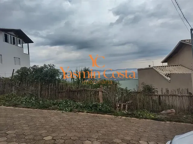 Terreno com 258m², à venda, no bairro Edith Lopes em Cambuí