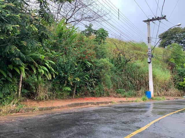 Terreno com 364m², à venda, no bairro São Benedito em Juiz de Fora