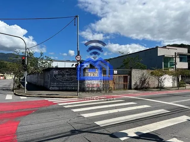 Terreno com 950m², à venda, no bairro Centro em Caraguatatuba