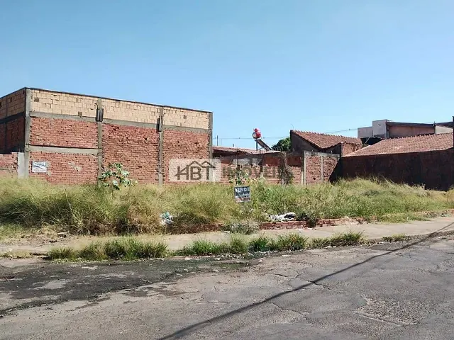 Terreno com 258m², à venda, no bairro Parque Jaraguá em Bauru