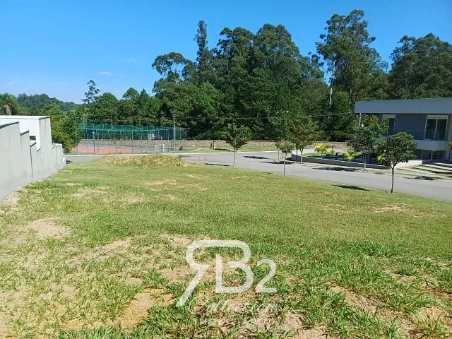 Terreno com 620m², à venda, no bairro Santa Candida em Vinhedo