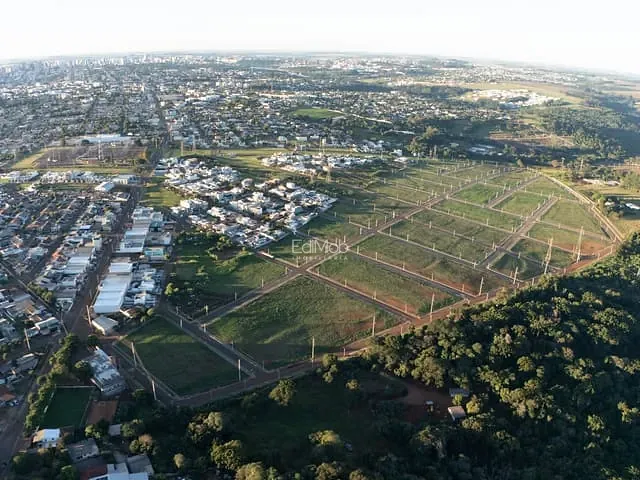 Terreno com 240m², à venda, no bairro Universitário em Cascavel