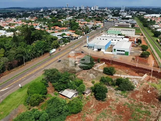 Terreno com 9380m², à venda, no bairro Jardim Roland Garden em Rolândia