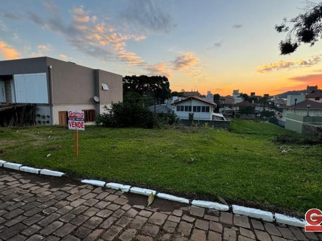 Terreno com 411m², à venda, no bairro Sagrada Família em Nova Prata