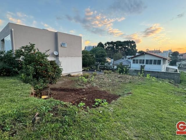 Terreno com 411m², à venda, no bairro Sagrada Família em Nova Prata