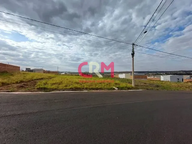 Terreno com 330m², à venda, no bairro Parque Residencial Laranjeiras V em Taquaritinga