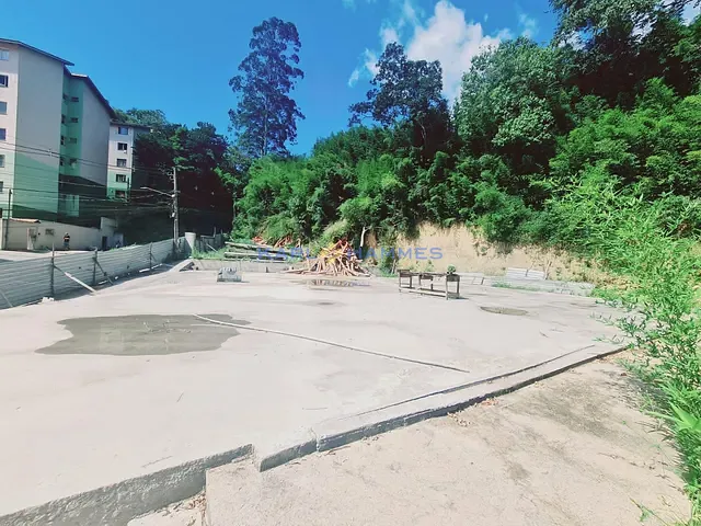 Terreno com 1056m², à venda, no bairro Carangola em Petrópolis