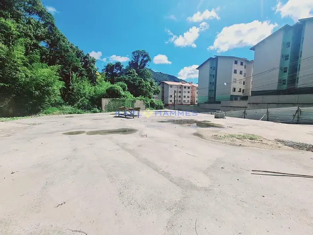 Terreno com 1056m², à venda, no bairro Carangola em Petrópolis