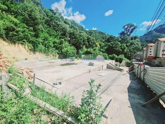 Terreno com 1056m², à venda, no bairro Carangola em Petrópolis