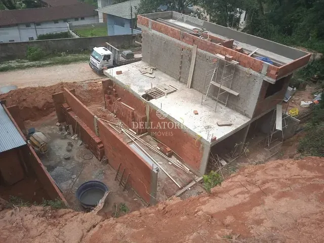 Terreno com 151m², à venda, no bairro Carlos Guinle em Teresópolis