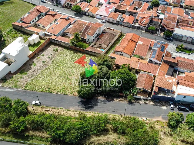 Terreno com 477m², à venda, no bairro São Vicente em Itapira