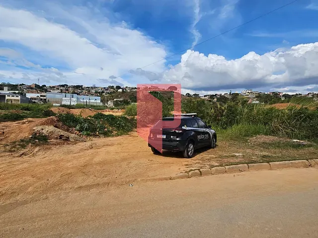 Terreno com 1400m², à venda, no bairro Jardim da Glória em Vespasiano