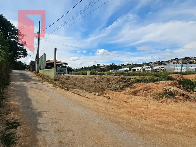 Terreno com 1400m², à venda, no bairro Jardim da Glória em Vespasiano