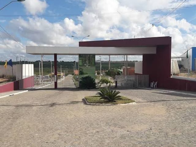 Terreno com 300m², à venda, no bairro Canafístula em Arapiraca