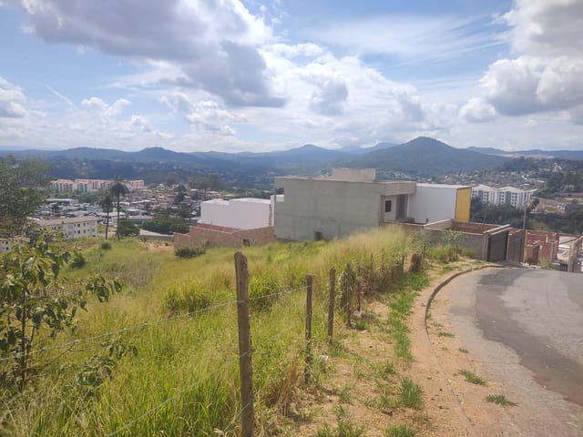 Terreno com 200m², à venda, no bairro Vista Do Sol em Belo Horizonte