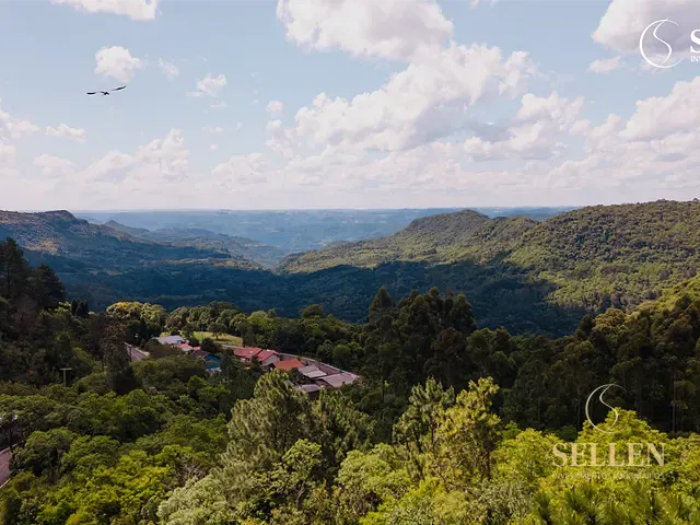 Terreno com 1000m², à venda, no bairro Vale dos Pinheiros em Gramado