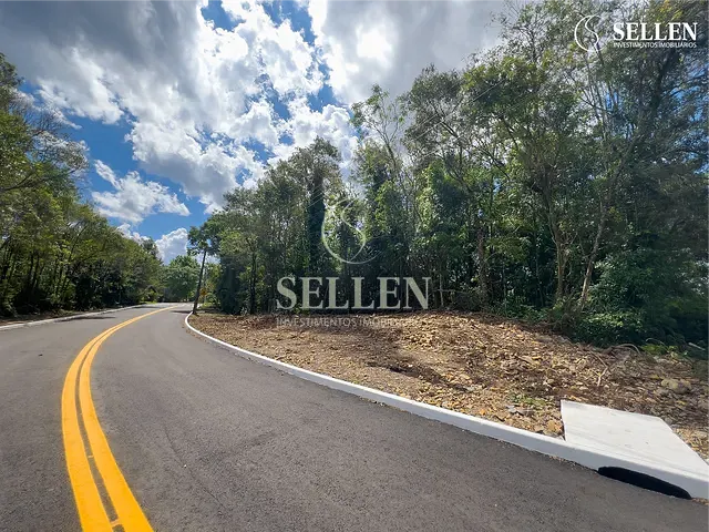 Terreno com 1000m², à venda, no bairro Vale dos Pinheiros em Gramado