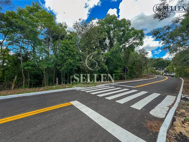 Terreno com 1000m², à venda, no bairro Vale dos Pinheiros em Gramado